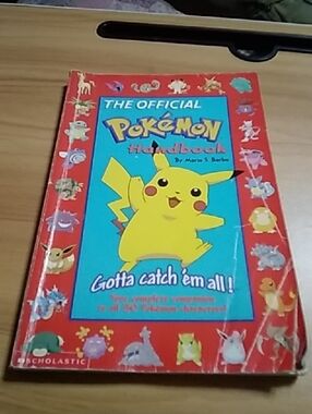 Scholastic Pokémon Handbook - Red & Blue Cover